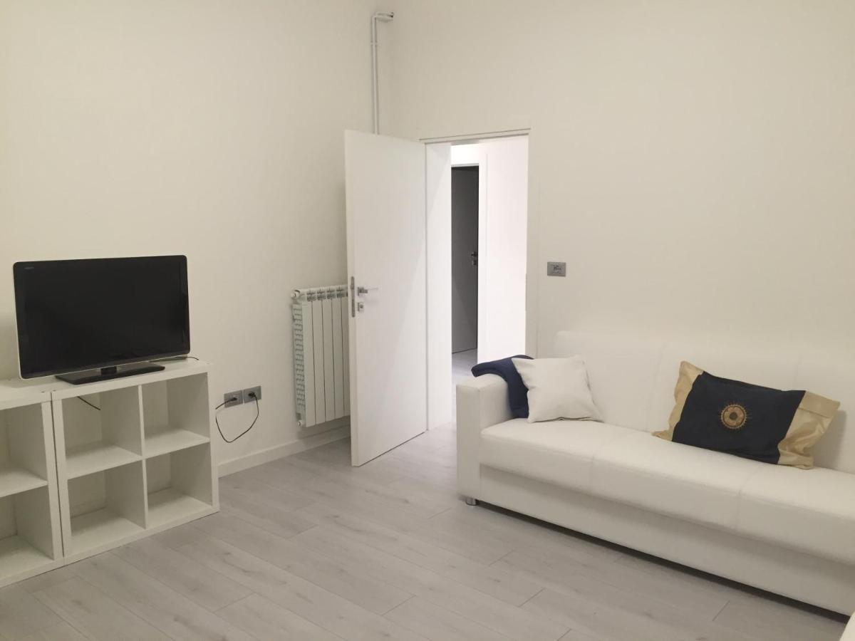מסטרה Sunday Apartments מראה חיצוני תמונה