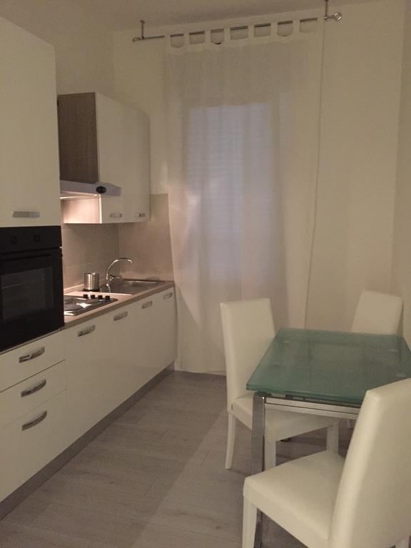 מסטרה Sunday Apartments מראה חיצוני תמונה