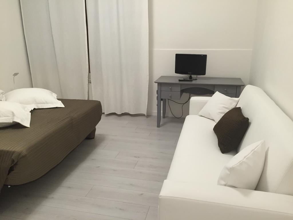 מסטרה Sunday Apartments מראה חיצוני תמונה