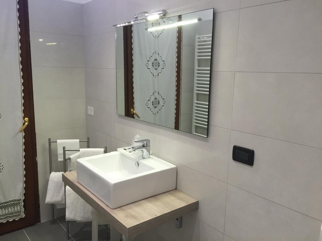 מסטרה Sunday Apartments מראה חיצוני תמונה